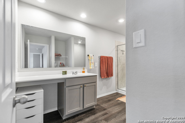 Image 11 of 25 For 610 Pleasanton