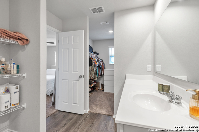 Image 13 of 25 For 610 Pleasanton