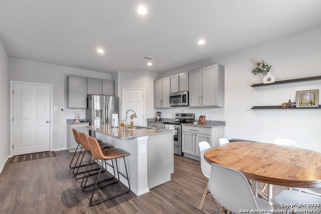Image 3 of 25 For 610 Pleasanton