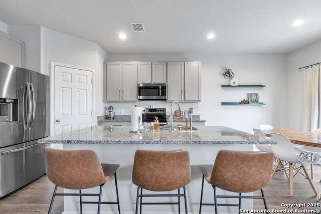 Image 4 of 25 For 610 Pleasanton
