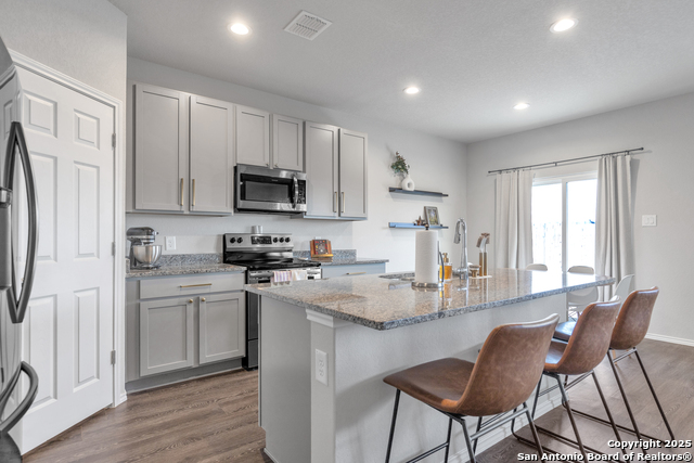 Image 5 of 25 For 610 Pleasanton