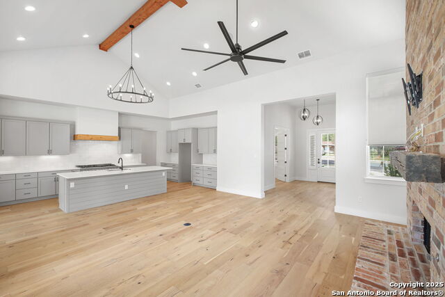 Image 10 of 48 For 431 Bandera Rd E