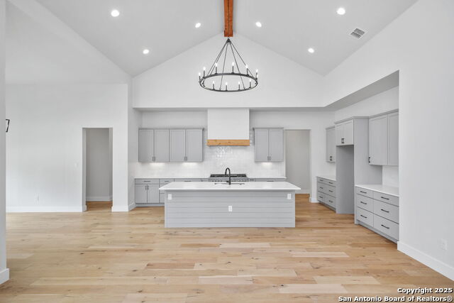 Image 12 of 48 For 431 Bandera Rd E