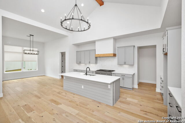 Image 13 of 48 For 431 Bandera Rd E