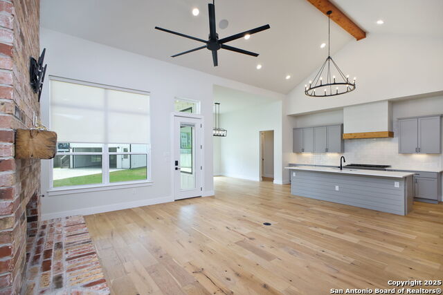 Image 17 of 48 For 431 Bandera Rd E