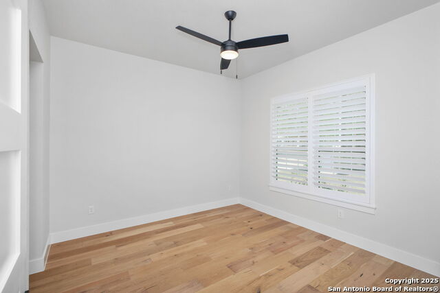 Image 21 of 48 For 431 Bandera Rd E