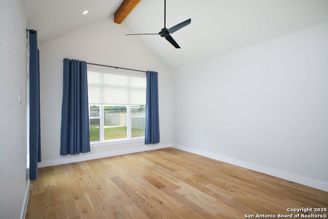 Image 29 of 48 For 431 Bandera Rd E