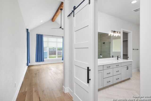Image 30 of 48 For 431 Bandera Rd E
