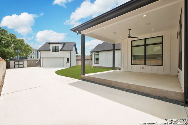 Image 36 of 48 For 431 Bandera Rd E