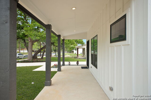 Image 39 of 48 For 431 Bandera Rd E