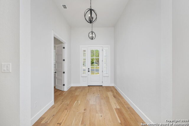 Image 6 of 48 For 431 Bandera Rd E