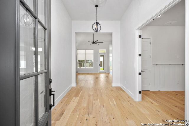 Image 7 of 48 For 431 Bandera Rd E