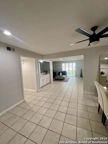 Image 13 of 30 For 7500 Callaghan  Apt 3
