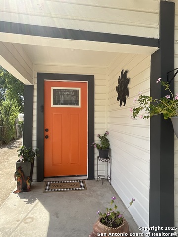 Listing photo id 2 for 3108 Vera Cruz