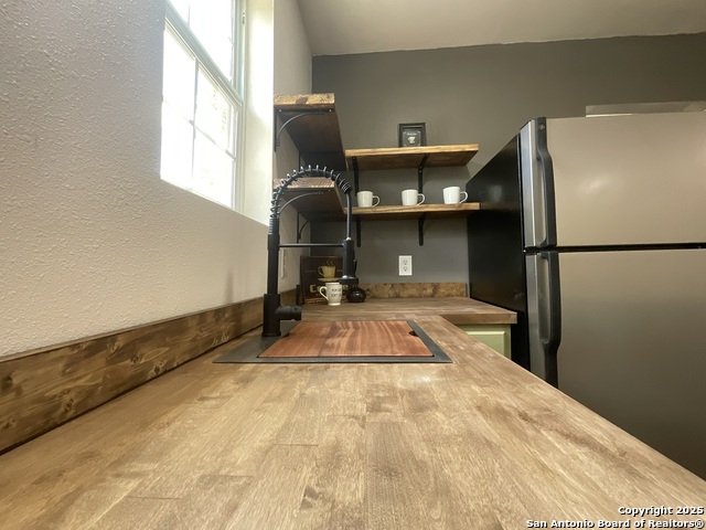 Listing photo id 5 for 3108 Vera Cruz