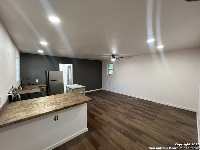 Listing photo id 6 for 3108 Vera Cruz