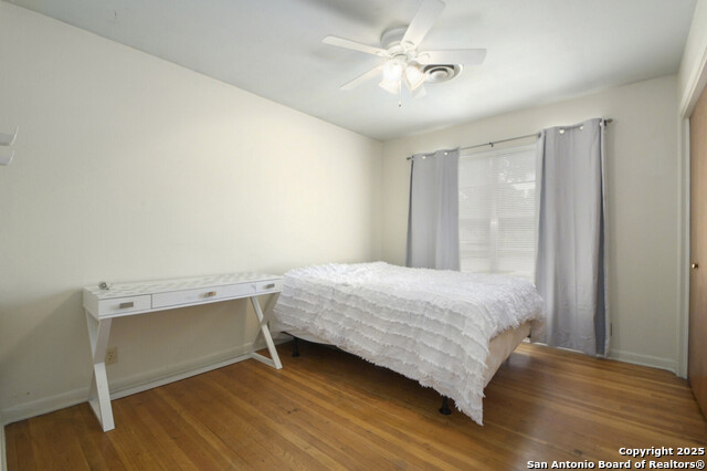 Image 15 of 24 For 3819 Longridge