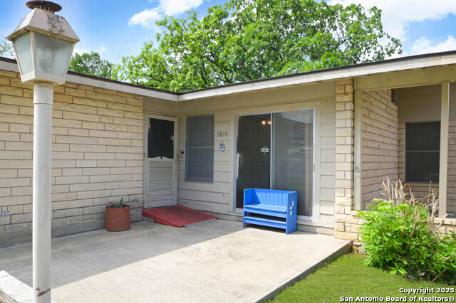 Image 3 of 24 For 3819 Longridge