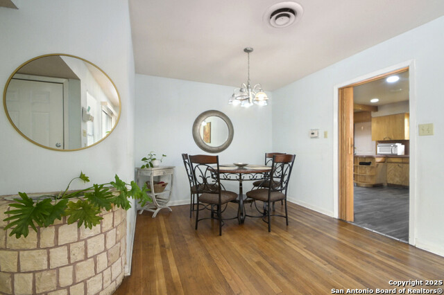 Image 4 of 24 For 3819 Longridge