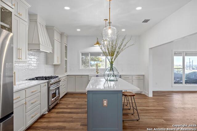 Listing photo id 11 for 393 Cave Springs Dr.