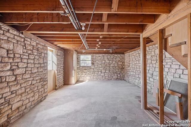 Listing photo id 46 for 393 Cave Springs Dr.
