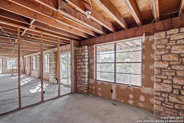 Listing photo id 47 for 393 Cave Springs Dr.