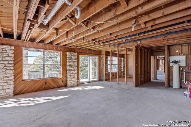 Listing photo id 48 for 393 Cave Springs Dr.