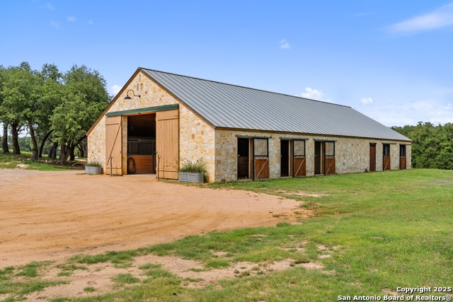 Image 37 of 40 For 768 Walnut Springs Rd N