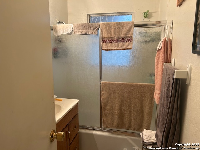 Listing photo id 4 for 404 Polk W 