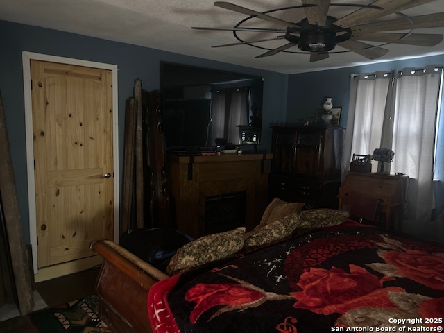 Listing photo id 6 for 404 Polk W 