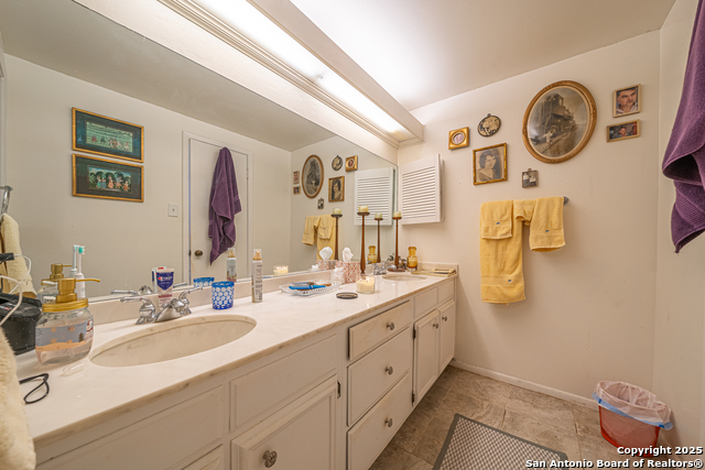 Image 9 of 32 For 3678 Hidden Dr  2402