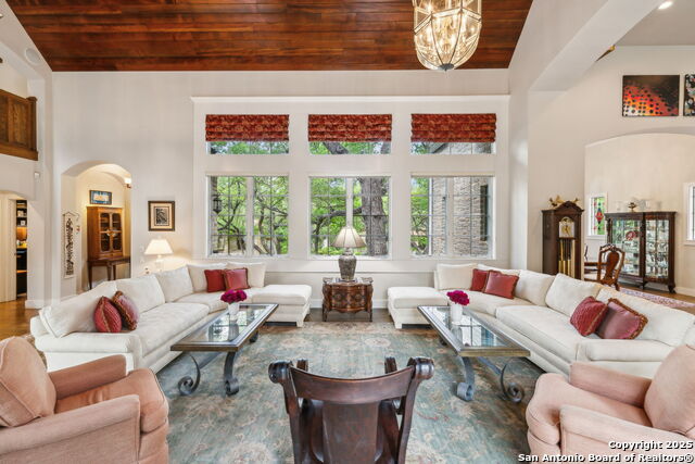 Listing photo id 8 for 110 Turnberry Way