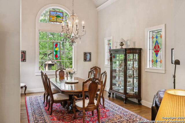 Listing photo id 10 for 110 Turnberry Way