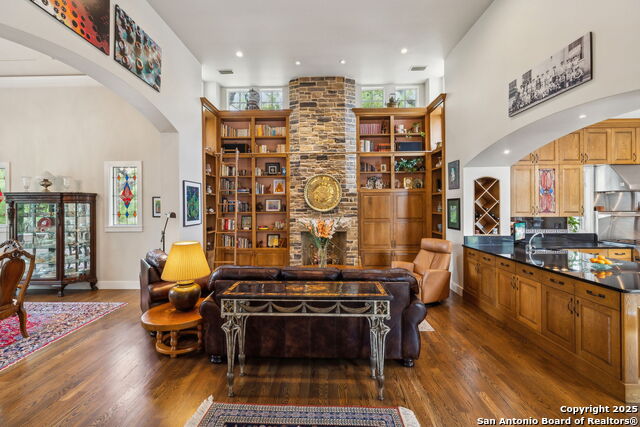 Listing photo id 13 for 110 Turnberry Way