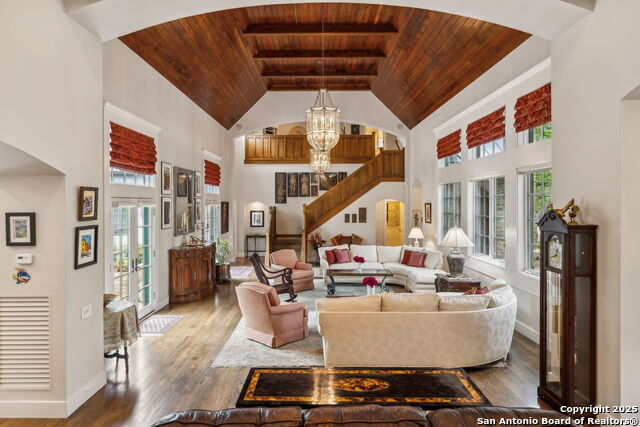 Listing photo id 15 for 110 Turnberry Way