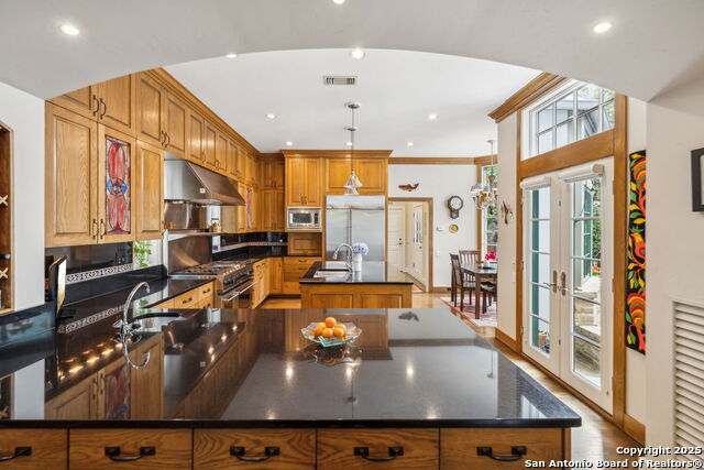 Listing photo id 16 for 110 Turnberry Way