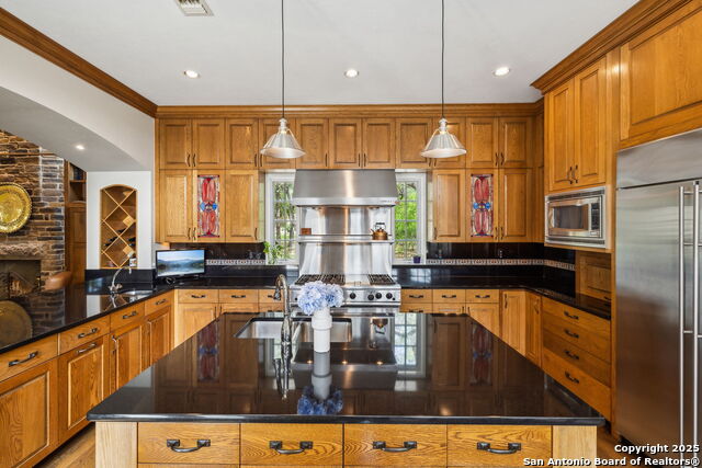 Listing photo id 18 for 110 Turnberry Way