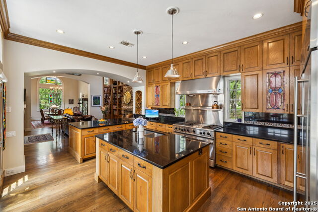 Listing photo id 19 for 110 Turnberry Way