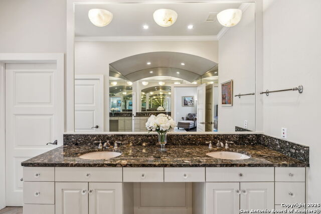 Listing photo id 29 for 110 Turnberry Way