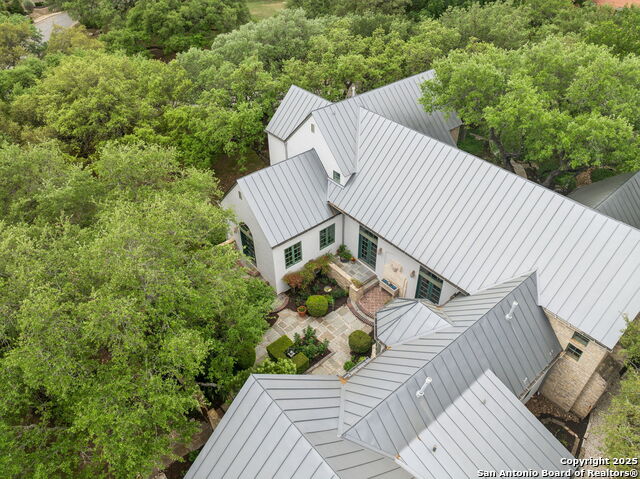 Listing photo id 2 for 110 Turnberry Way
