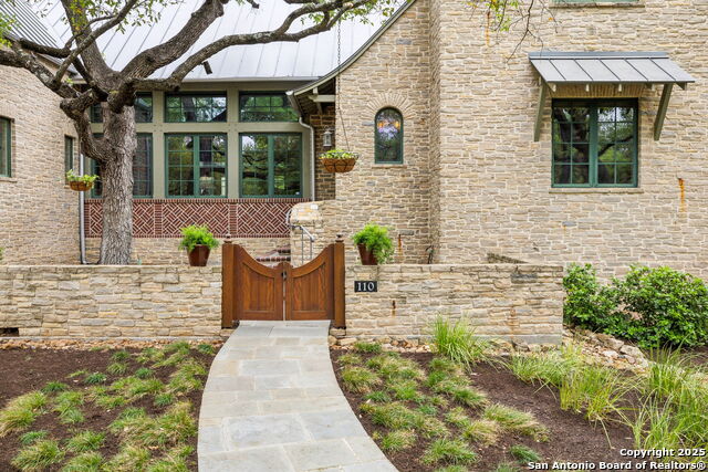 Listing photo id 38 for 110 Turnberry Way