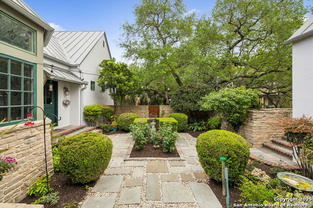 Listing photo id 41 for 110 Turnberry Way