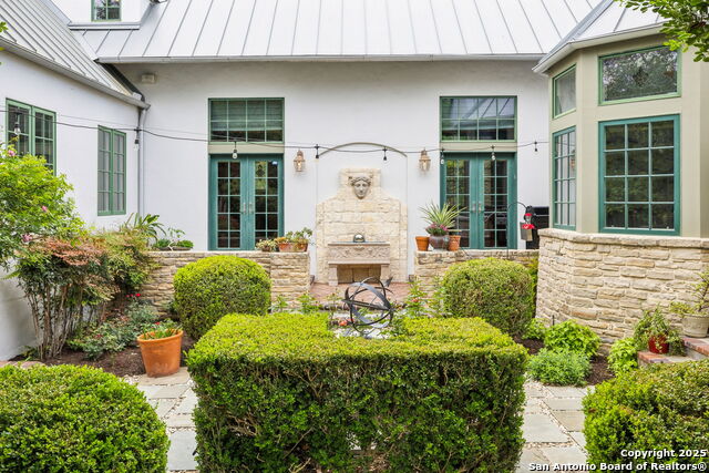 Listing photo id 42 for 110 Turnberry Way