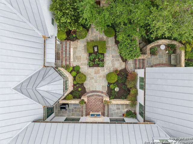 Listing photo id 45 for 110 Turnberry Way