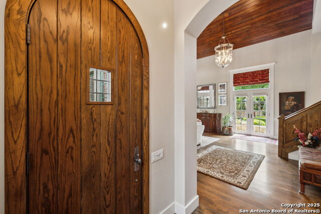 Listing photo id 3 for 110 Turnberry Way