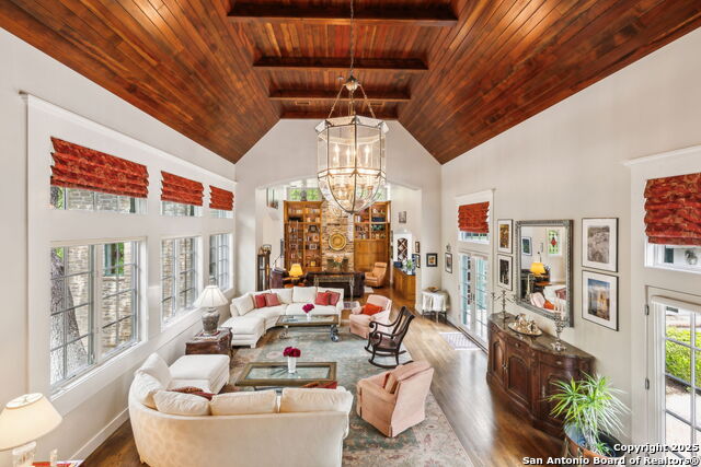 Listing photo id 5 for 110 Turnberry Way