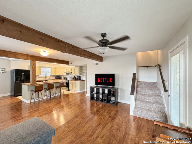 Listing photo id 16 for 209 Lake Forest