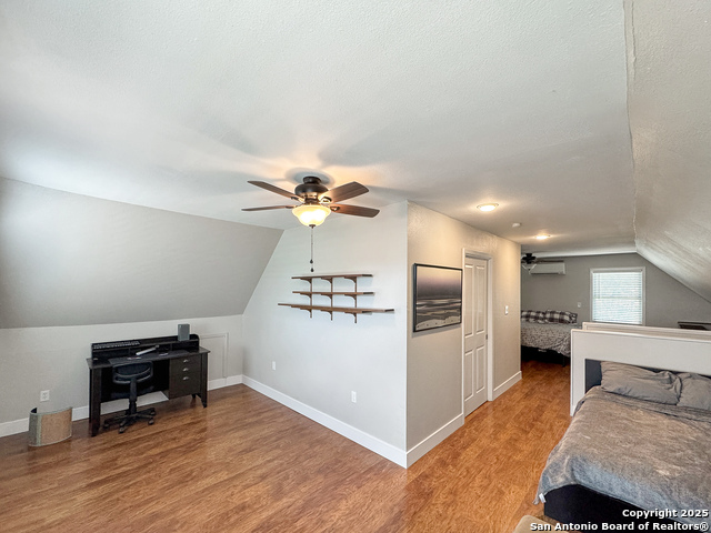 Listing photo id 23 for 209 Lake Forest