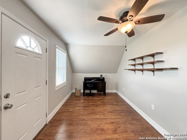 Listing photo id 24 for 209 Lake Forest