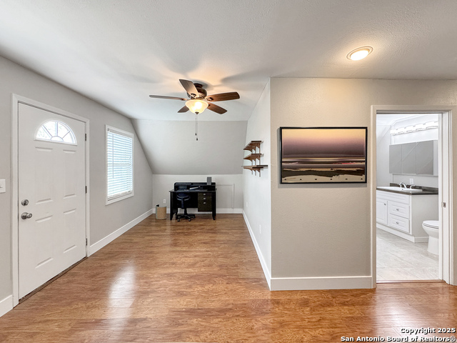 Listing photo id 25 for 209 Lake Forest